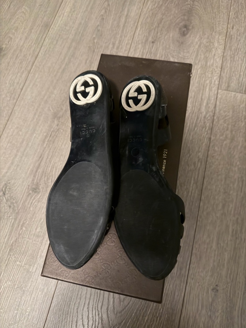 Gucci Black Jelly Peep-Toe Flats with White GG Logo - Picture 4 of 4